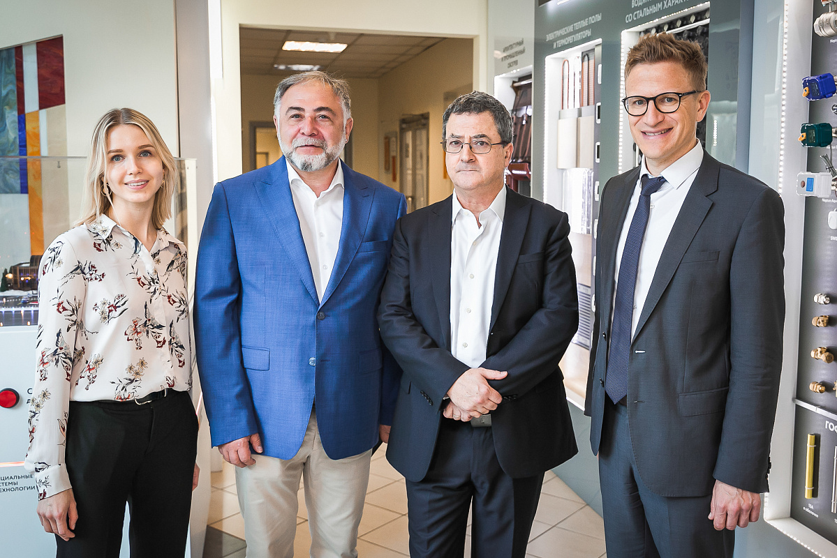 Посол Швейцарии в России Ив Россье посетил завод ГК «ССТ»